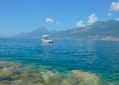 Fegurð Gardavatns Jóga og sjálfsrækt Hreint og tært Gardavatn