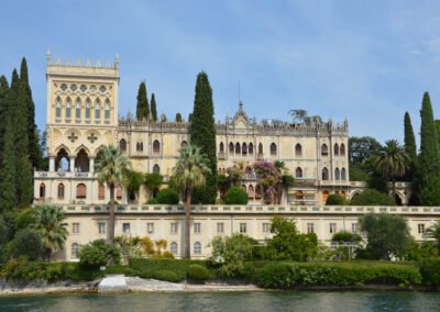 Fegurð Gardavatns Jóga og sjálfsrækt Lystihöll Isola del Garda